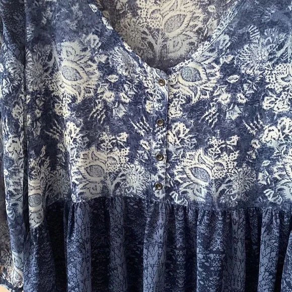 Ecote Blouse - Picture 2 of 8